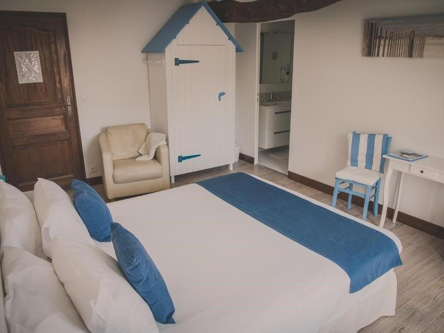 La Maison Periot Trevieres Εξωτερικό φωτογραφία